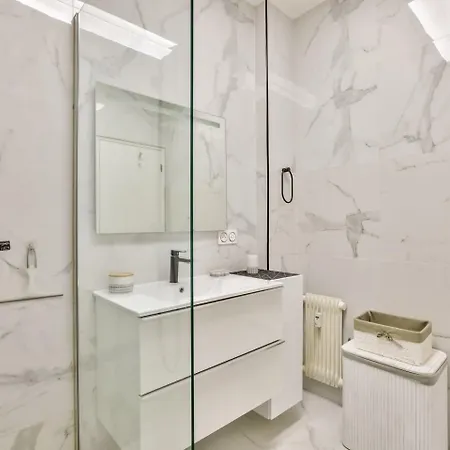 Stunning 1 Bedroom Flat With Terrace At Lejlighed