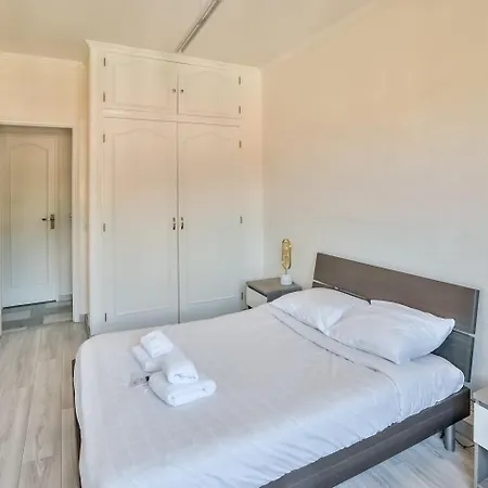 Stunning 1 Bedroom Flat With Terrace At * Nice