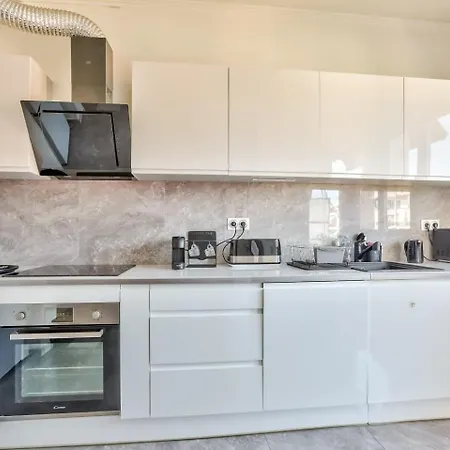 Stunning 1 Bedroom Flat With Terrace At Lejlighed